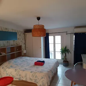 studio-cathedrale-centre-aix-en-provence.fr-provencehotel.com/